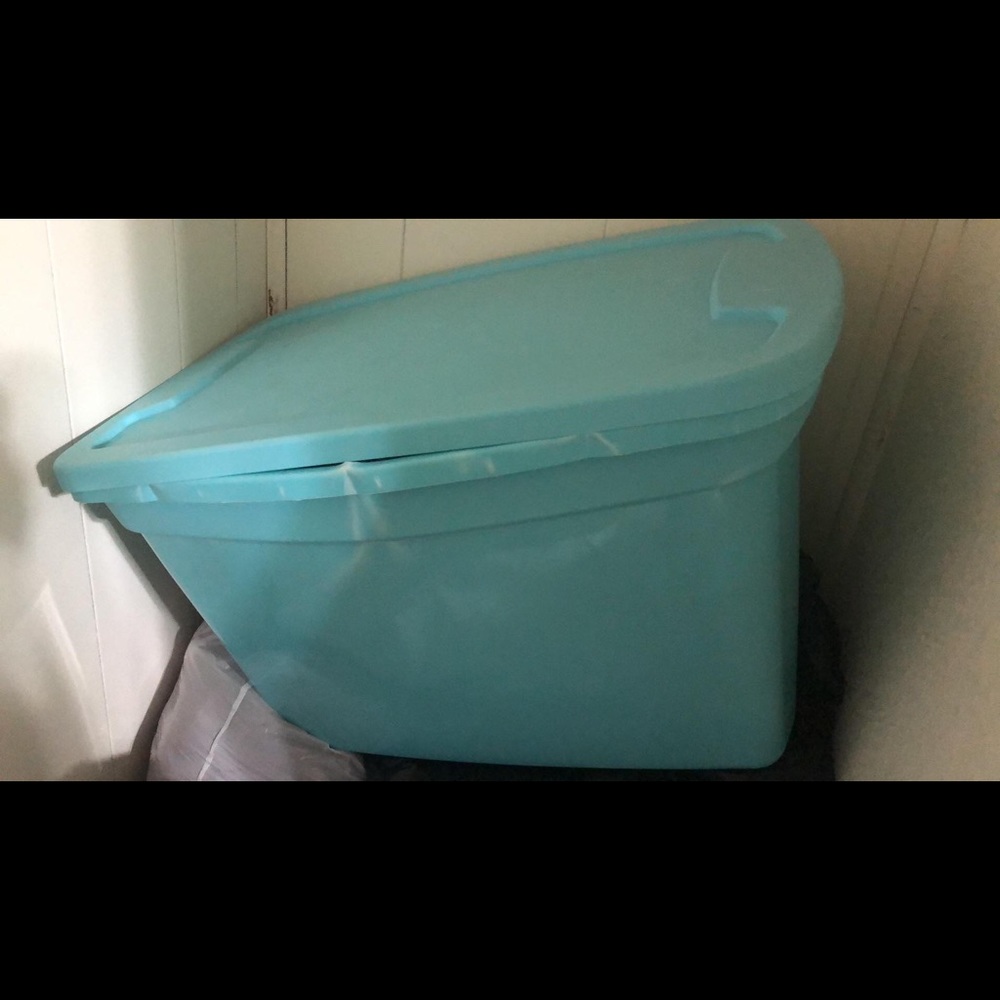 Large tub of women’s clothes